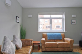 Comfortable Waterloo Home Near Thames